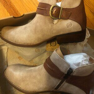 Born "Kati" ankle booties